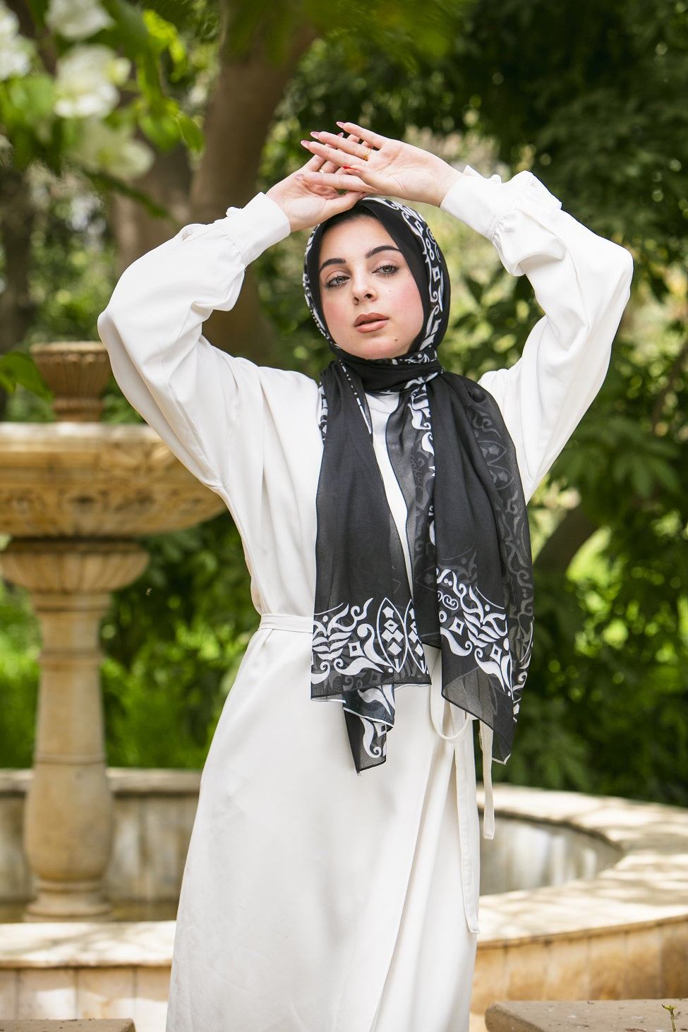 Arabian Line Cotton Scarf – Black