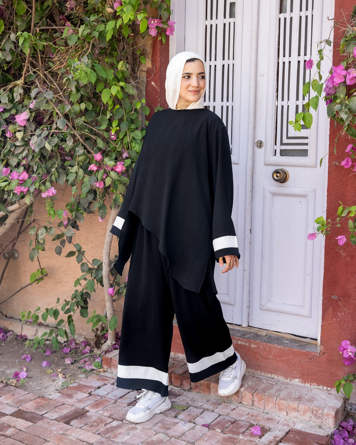 Black Turkish Linen Set – Line White