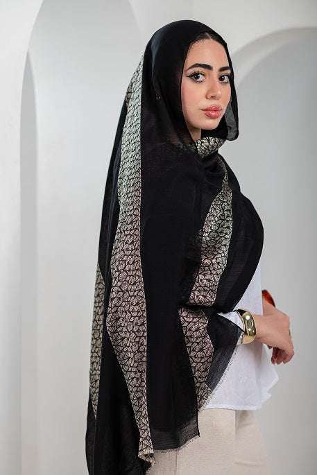 Noir Charm Linen Scarf
